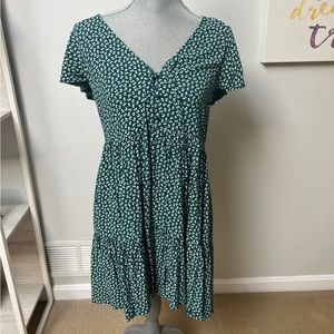 Barely worn flowy short sleeve dress